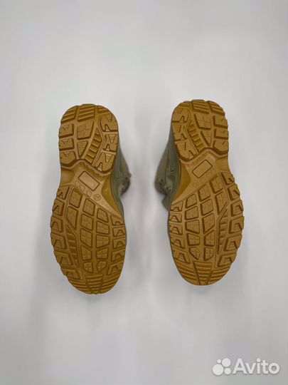 Трекинговые ботинки