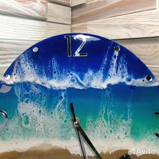 Часы настенные из эпоксидной смолы