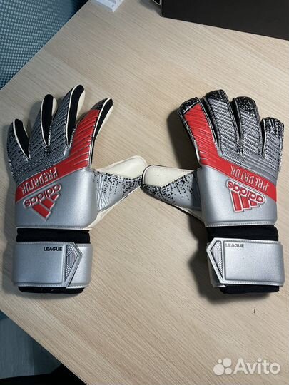 Вратарские перчатки профессиональные adidas