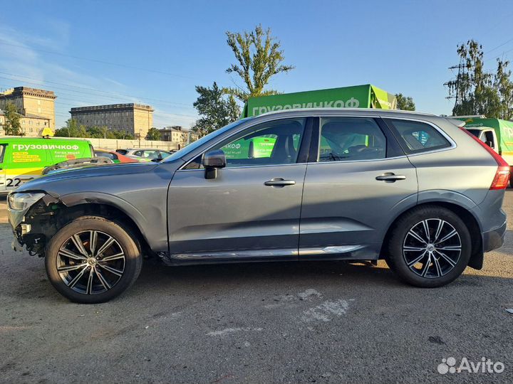 Volvo XC60 2.0 AT, 2019, битый, 89 000 км