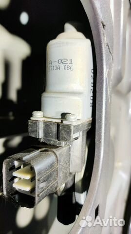 Стеклоподъемник электр. передний прав Mitsubishi