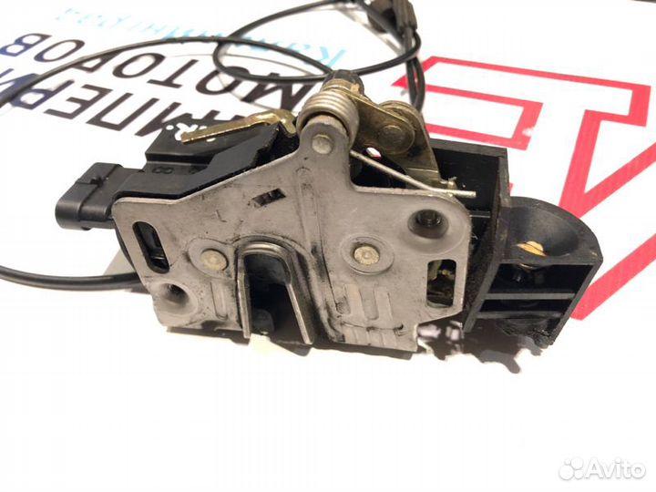 Замок двери задний левый Mercedes M-Class W163 2.7