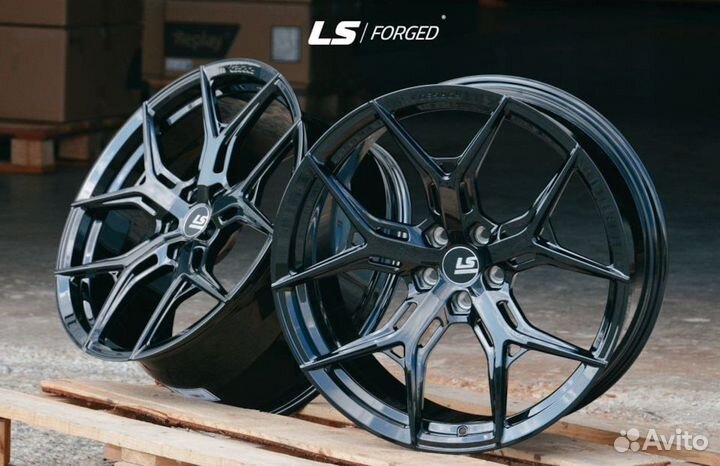 Кованые диски LS Forged R21 на Audi Q8 SQ8 Q7 SQ7