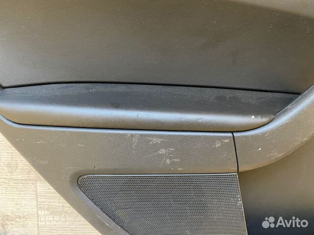 Обшивка двери задняя левая Skoda Yeti