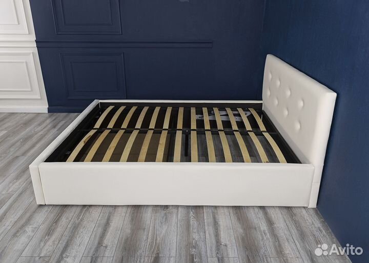 Кровать двуспальная 140 200