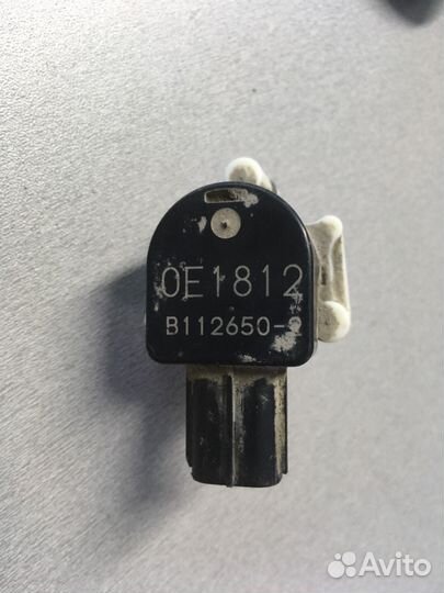 Датчик положения кузова,фар, уровня подвески Camry