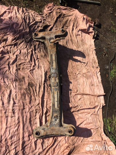 Задний подрамник балка Toyota Camry Sv 30 32