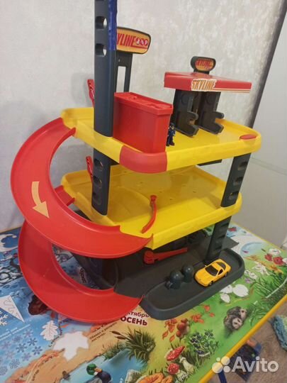 Детская парковка для машинок