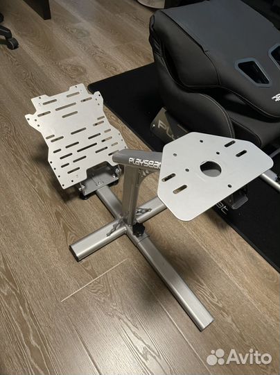 Профессиональное игровое кресло Playseat Evolution