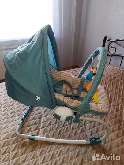 Шезлонг детский с вибрацией