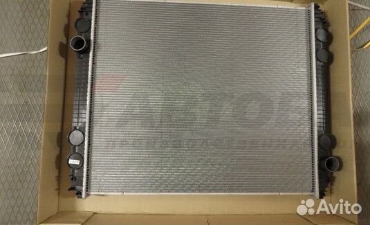 Радиатор основной freightliner Century DM Group bh