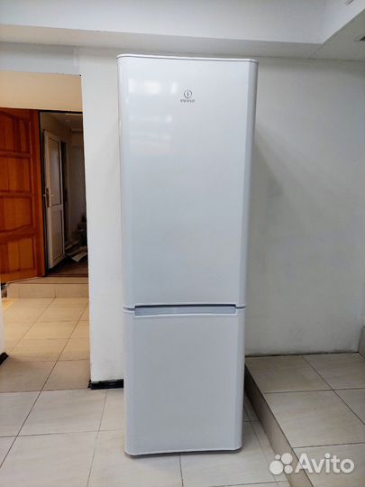 Холодильник Ноуфрост Индезит в хорошем сост бу