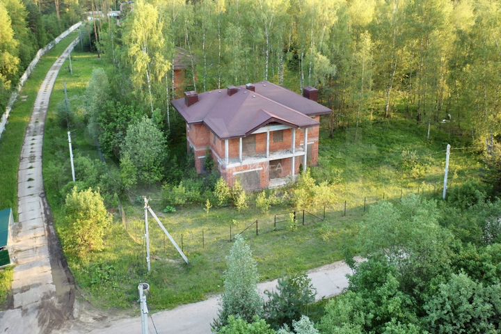 Дом 300 м² на участке 22,5 сот.