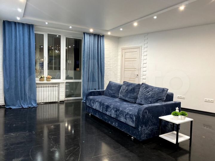 2-к. квартира, 71 м², 8/10 эт.