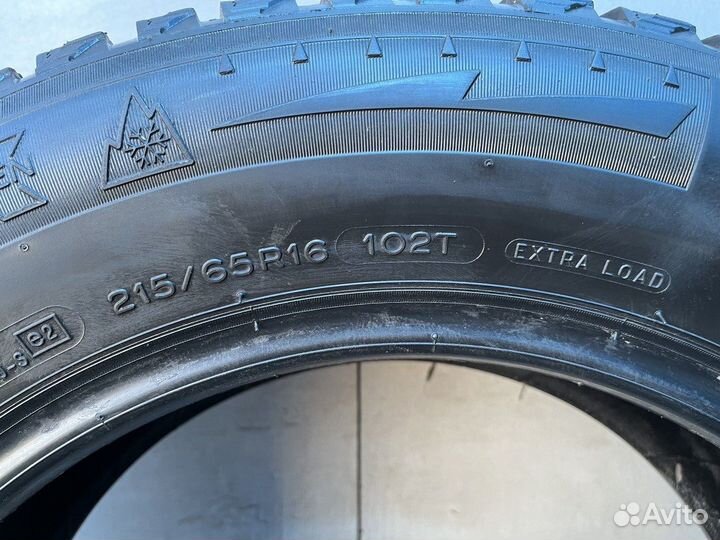 Michelin X-Ice North 2 215/65 R16