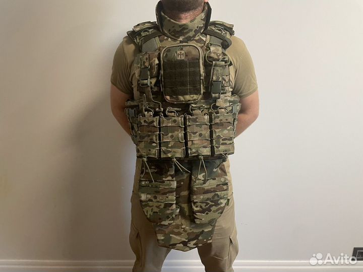 Плитник с модулями и подсумками фсб