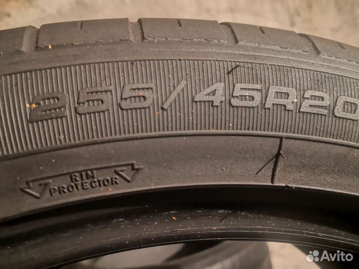 Goodyear 255 45 R20