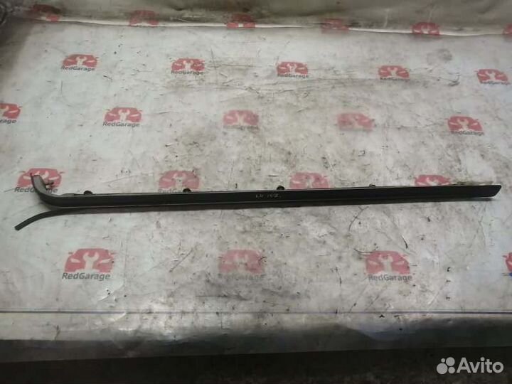 Полозья сдвижной двери левая Toyota Hiace LH107G