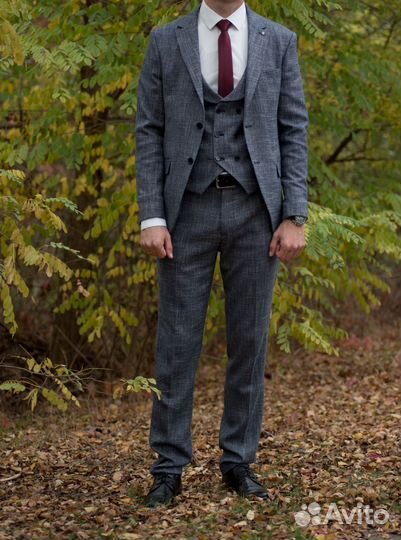 Костюм тройка мужской 48- 50