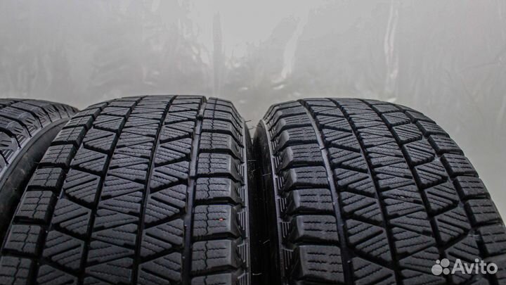 Bridgestone Blizzak DM-V3 215/65 R17 103T