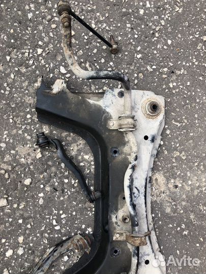 Подрамник Nissan Tiida 1