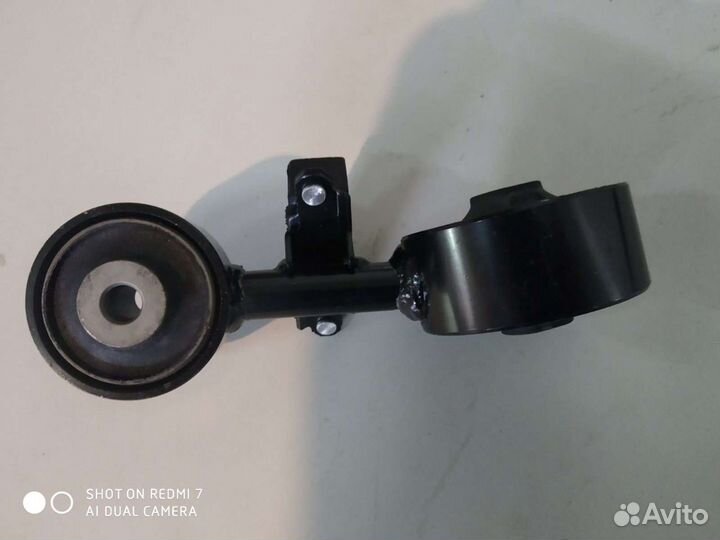 Подушка двигателя Тойота Камри 30. 01-06 г.в