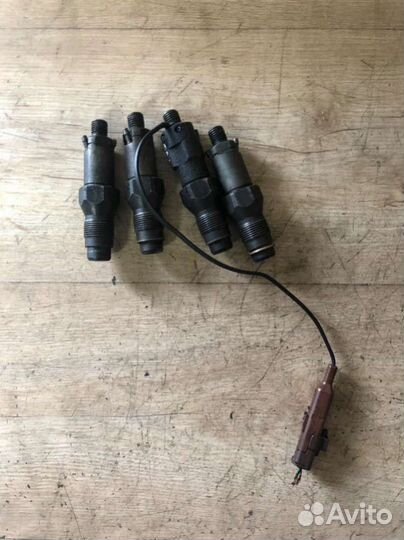 Форсунка peugeot 206 1 1.98 nn