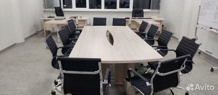 Стол перегововрный. В наличии
