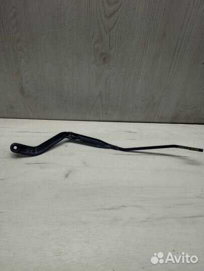 Поводок дворника левый Volvo S70 Вольво С70