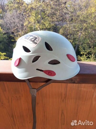 Каска для альпинизма и скалолазания