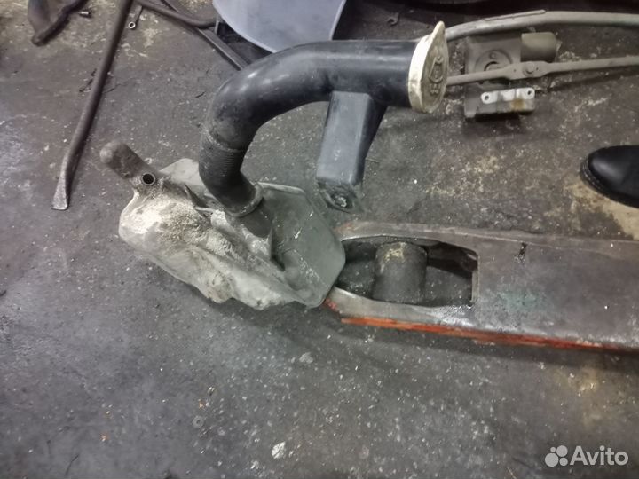 Бачок омывателя Паджеро sport 2.5тд 01г.в