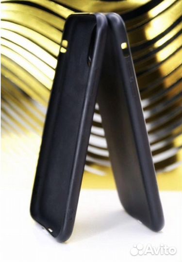 Чехол на iPhone 11