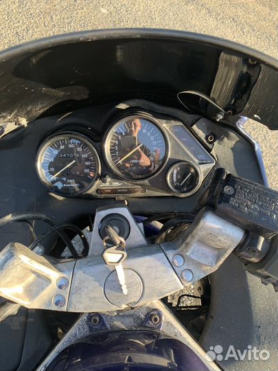 Kawasaki zzr400
