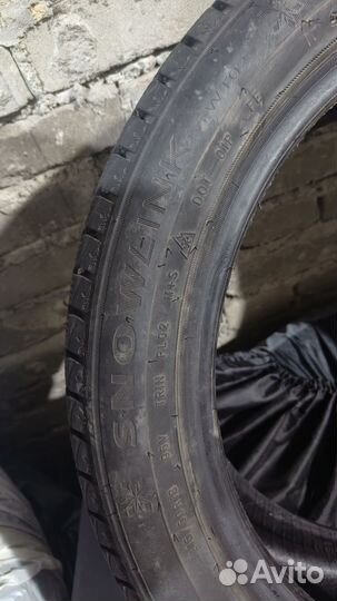 Triangle Snowlink TWT02 215/50 R18 96V