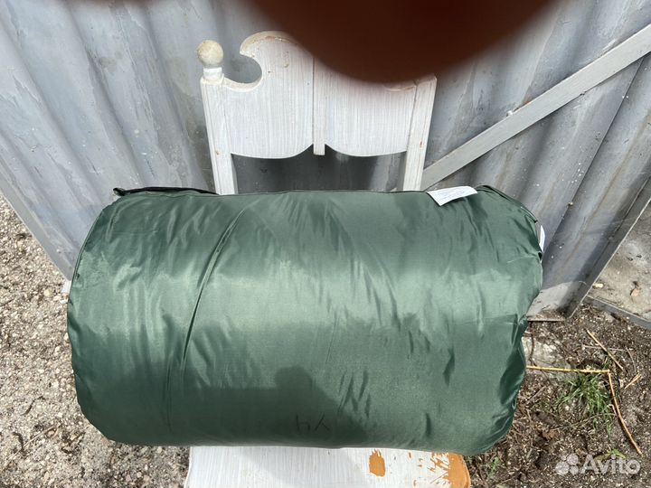 Армейский спальный мешок и плащ-палатка