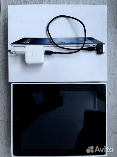 Apple iPad 2 32gb wi-fi + Cellular