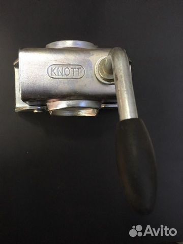 Хомут опорного элемента на легковой прицеп