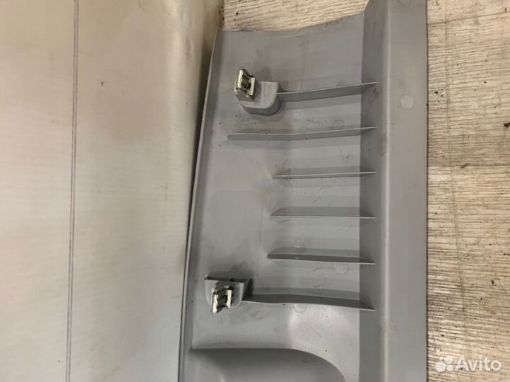 Накладка замка багажника Dodge Caliber 2007