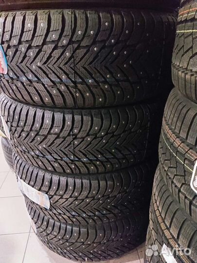 Nokian Tyres Hakkapeliitta 10p SUV 315/40 R21 и 275/45 R21