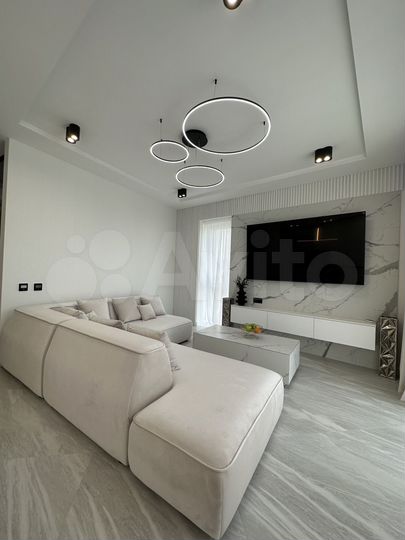 3-к. квартира, 90 м², 18/21 эт.