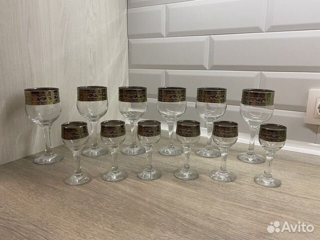 Набор бокалов и рюмок