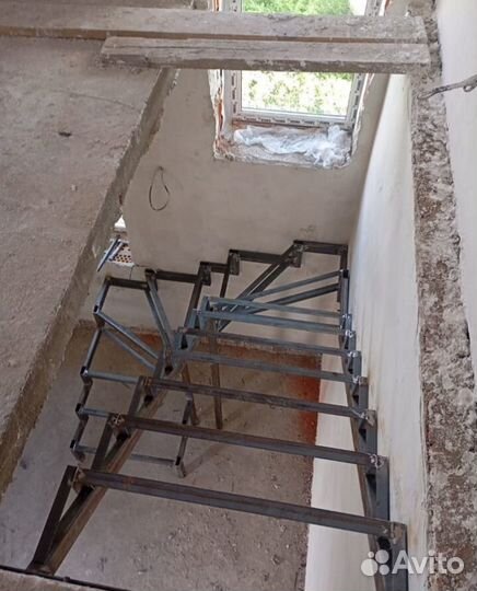 Металлическая лестница