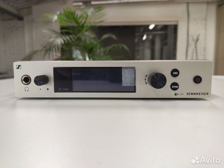 Радиосистема Sennheiser EW 300 G4-headmic1-RC-AW+