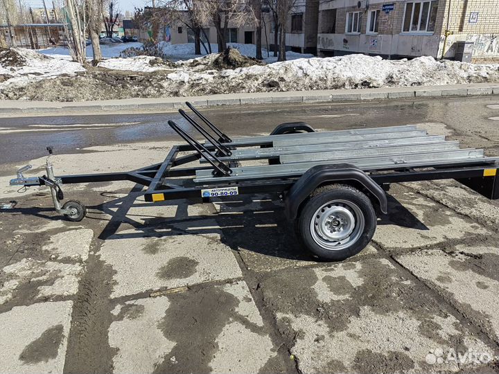 Прицеп для перевозки 3 мотоциклов