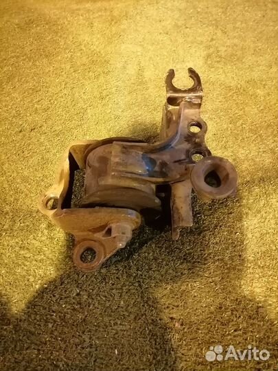 Опора двигателя (подушка двс) левая E181-39-070 Fo