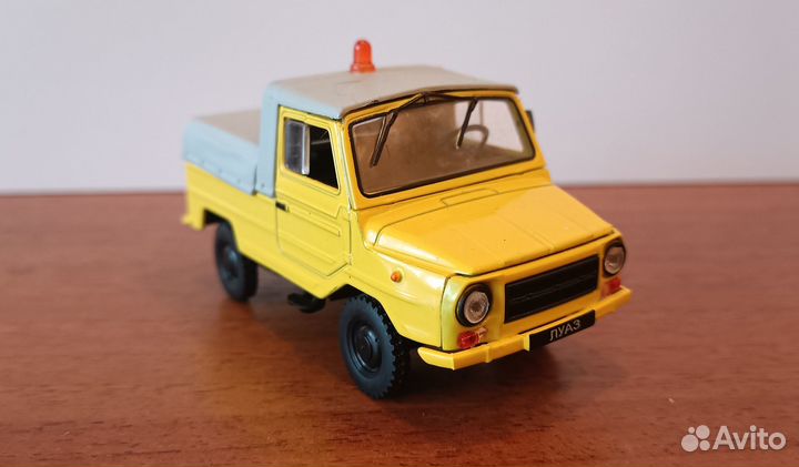 Автолегенды на службе №47 Луаз-2403 Тягач тележек