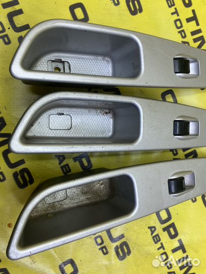 Кнопка стеклоподъемника перед прав Chery Bonus A13