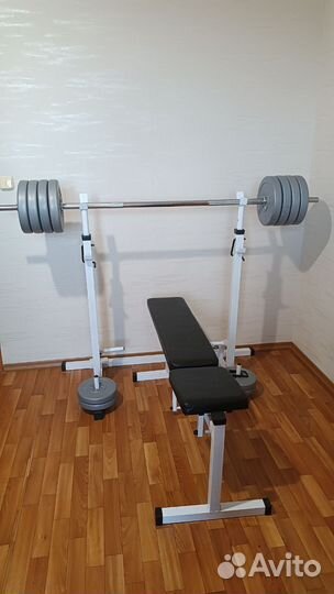 Скамья для жима со штангой и блинами