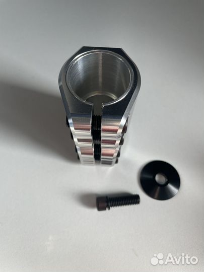 Зажим для трюкового самоката 