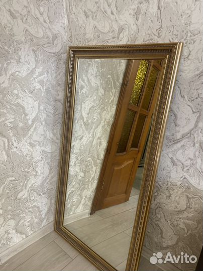 Продам зеркало в раме
